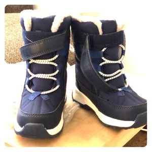 Winter boots, Carter’s, brand new!